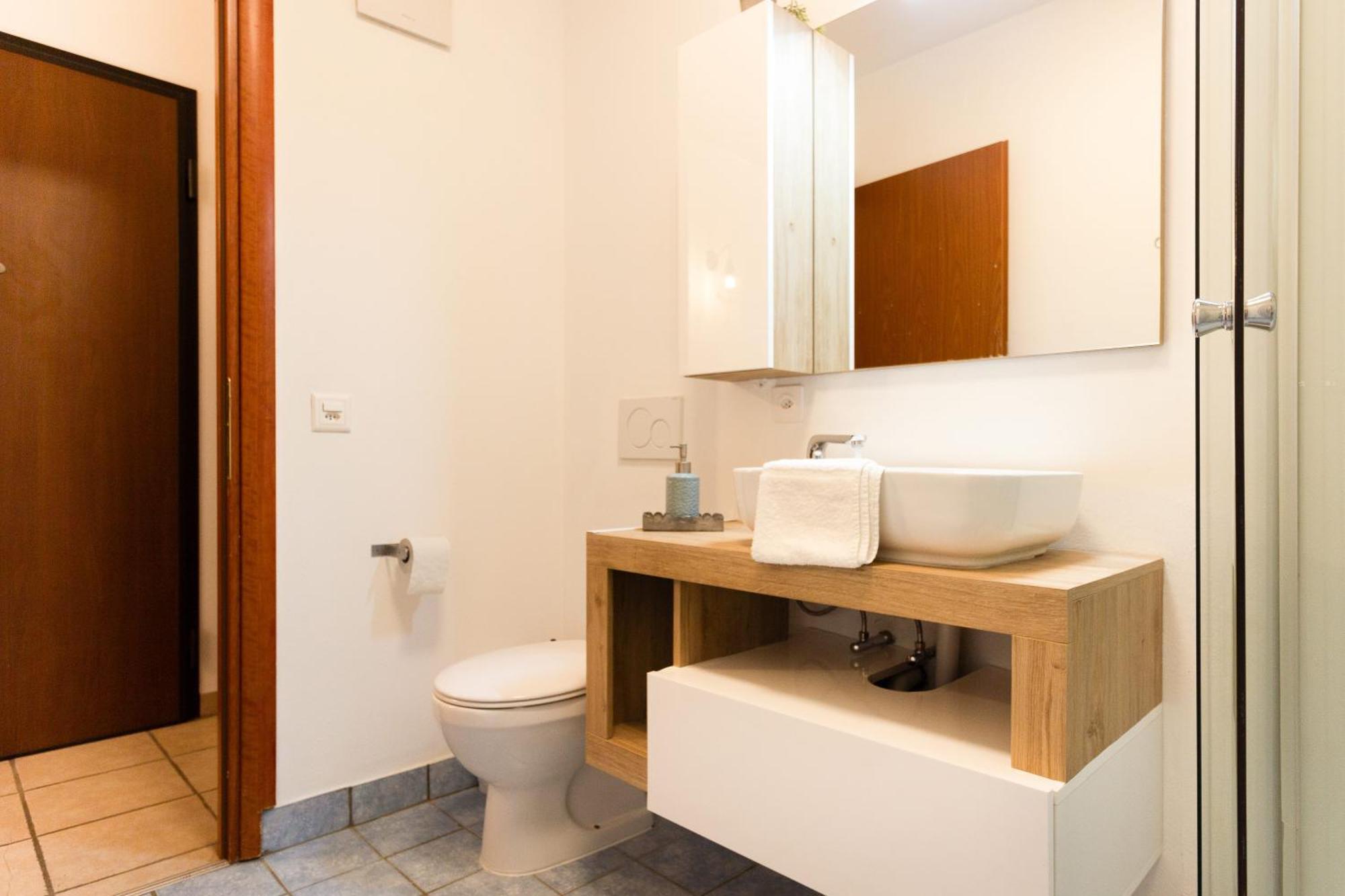 Bnb La Piccola - Free Parking Лугано Экстерьер фото